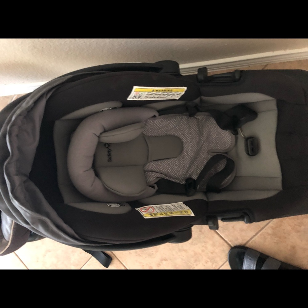 Safety 1st. Car seat